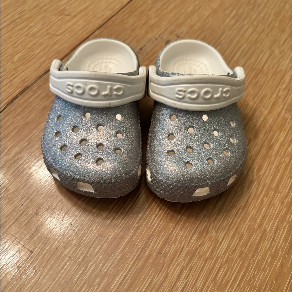 CROCS Kids Glitter Clogs - Silver and White
